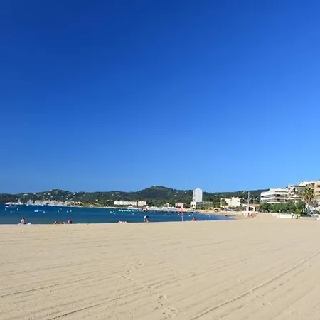 Duplex 3p, 6 Couchages, Proche Plage, Parking, Television, Balcon, Menage Inclus - Fr-1-251-722 Apartment Le Lavandou