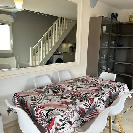 Apartment Duplex 3p, 6 Couchages, Proche Plage, Parking, Television, Balcon, Menage Inclus - Fr-1-251-722 Le Lavandou